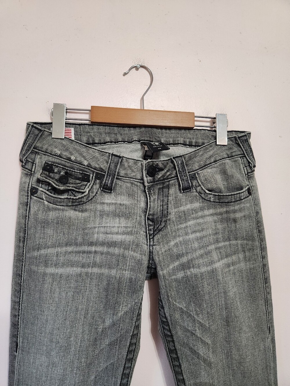 ​Y2K True Religion Billy Low Rise Grey Wash Flap Pocket Jeans 29 EUC - Picture 2 of 10